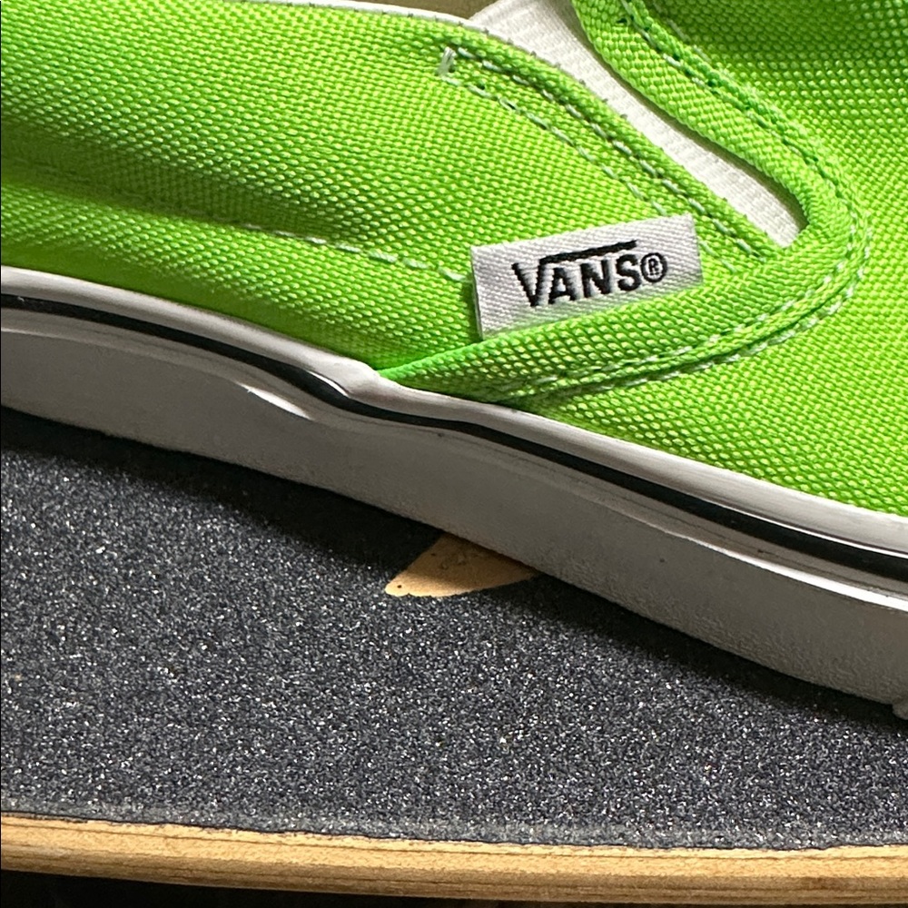 Vans Neon Gecko Green Slip-On Canvas Sneakers W 7.0 M 5.5 - Picture 3 of 16